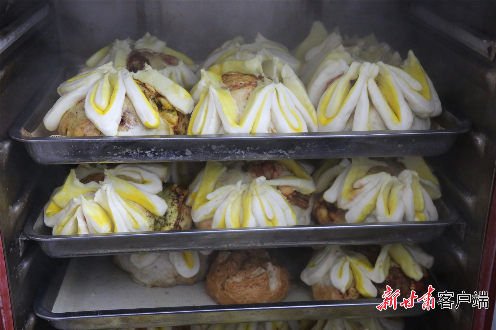 陇上“土月饼”开出“花” 层层叠叠卷出家乡味