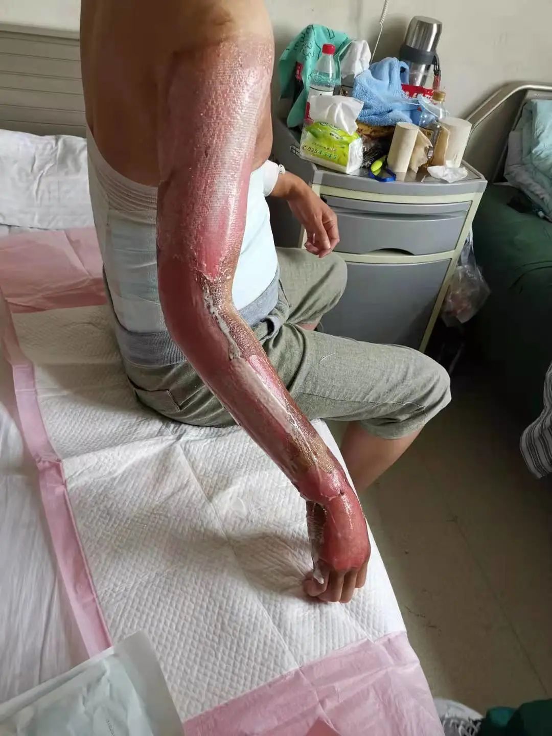 大火面前挺身而出的英雄法官