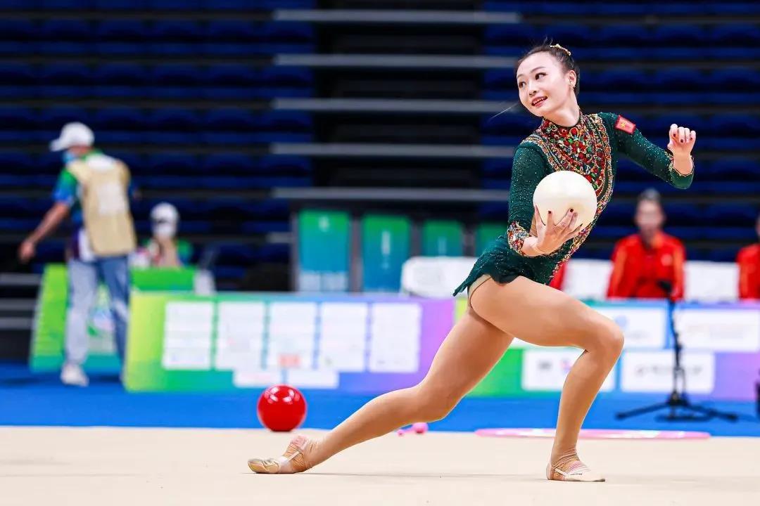 翩若惊鸿 舞动全运!郝婷全运会艺术体操为盐城添金