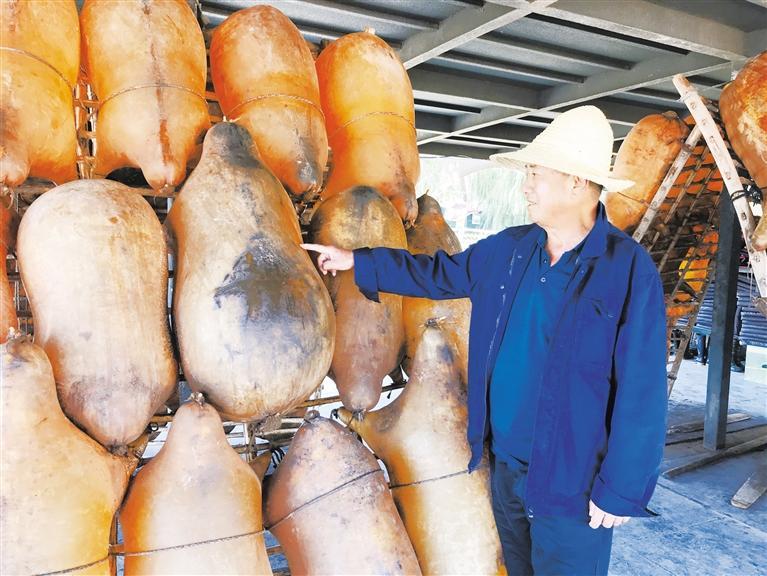 张德宝讲述羊皮筏子的制作过程