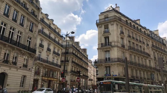走进法国巴黎的<em>奥斯曼</em>大道，<em>奥斯曼</em>建筑具有这些典型风格