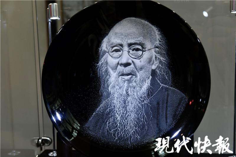 现场:非遗传承人同场展示 来看大师亮金刚钻做瓷器活儿!凤凰网江苏_凤