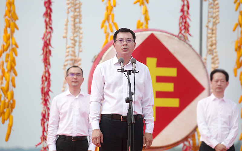 云阳县委书记覃昌德