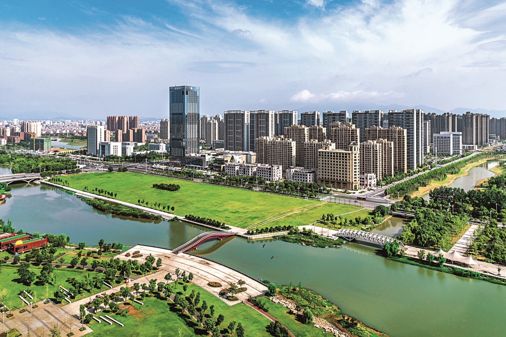 看安庆乘风破浪再攀高