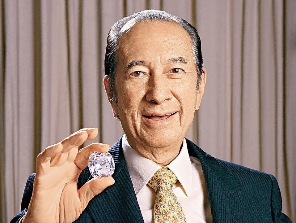 澳门风云再起,何家"赌王"之名会易主?