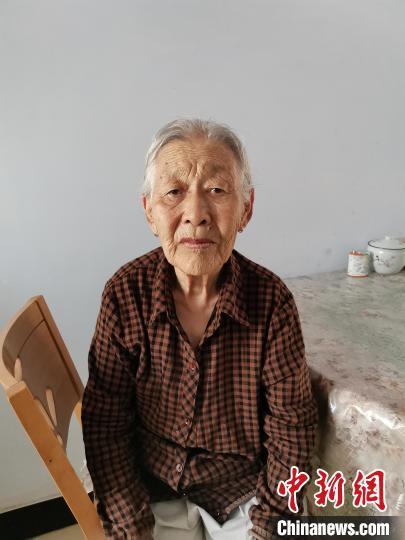 萨仁托娅拍摄的“草原母亲”。 萨仁托娅供图
