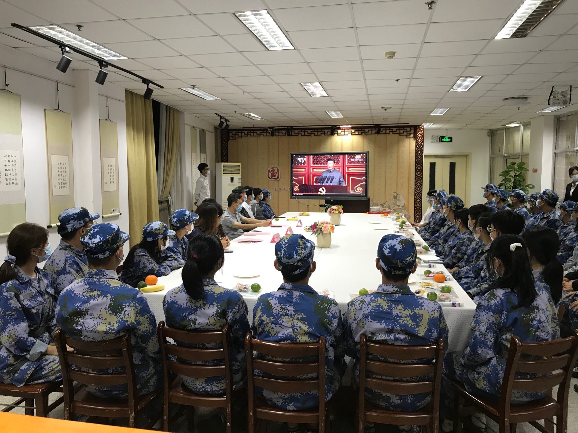 营造“沉浸式”党史学习氛围 这个学校中秋节格外“红”