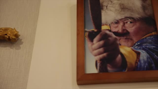 万人说新疆 | 带你了解锡伯族传统弓箭制作工艺