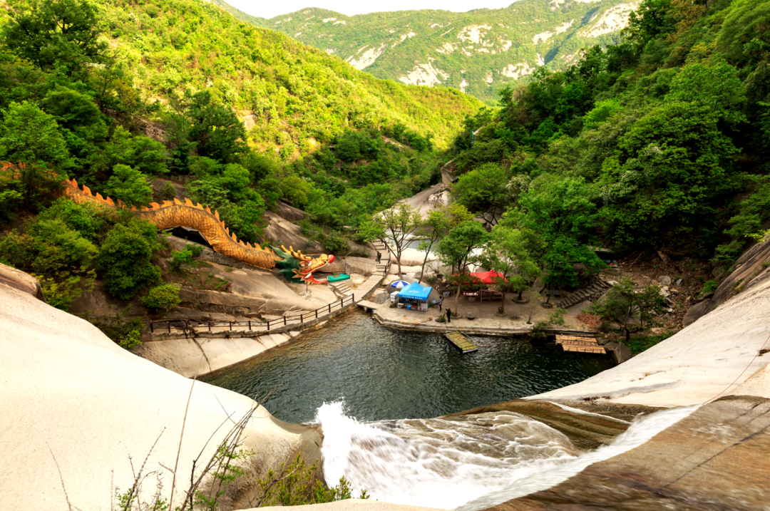 自9月15日开园,至9月30日,西峡龙潭沟满怀赤诚之心,感恩回馈所有英勇