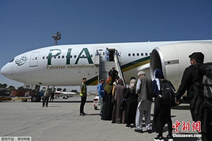 阿塔敦促国际航空公司恢复飞往喀布尔的航班 称阿富汗主要机场的所有技术问题都已解决