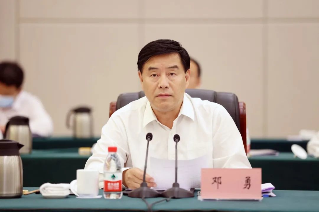 邓勇,刘强一行先后来到两江新区礼嘉智慧公园,西南政法大学及永川区大