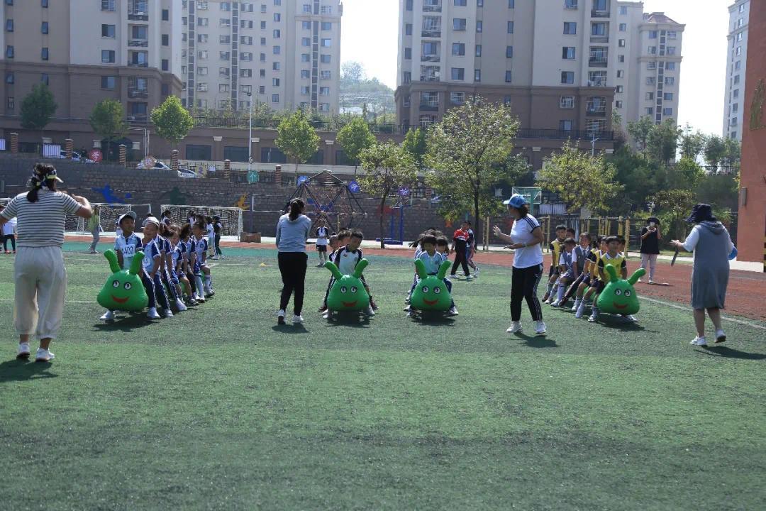 “童心向党迎国庆 跃动赛场展风采”——崂山区第三实验小学举行2021年秋季田径运动会