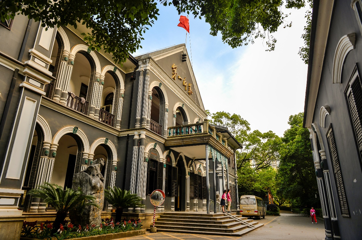 (红色旅游景点第一师范 邹麟 摄)