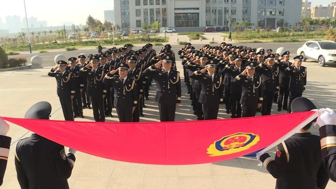 金昌市公安局举行警礼服列装仪式 点燃全警火热斗志
