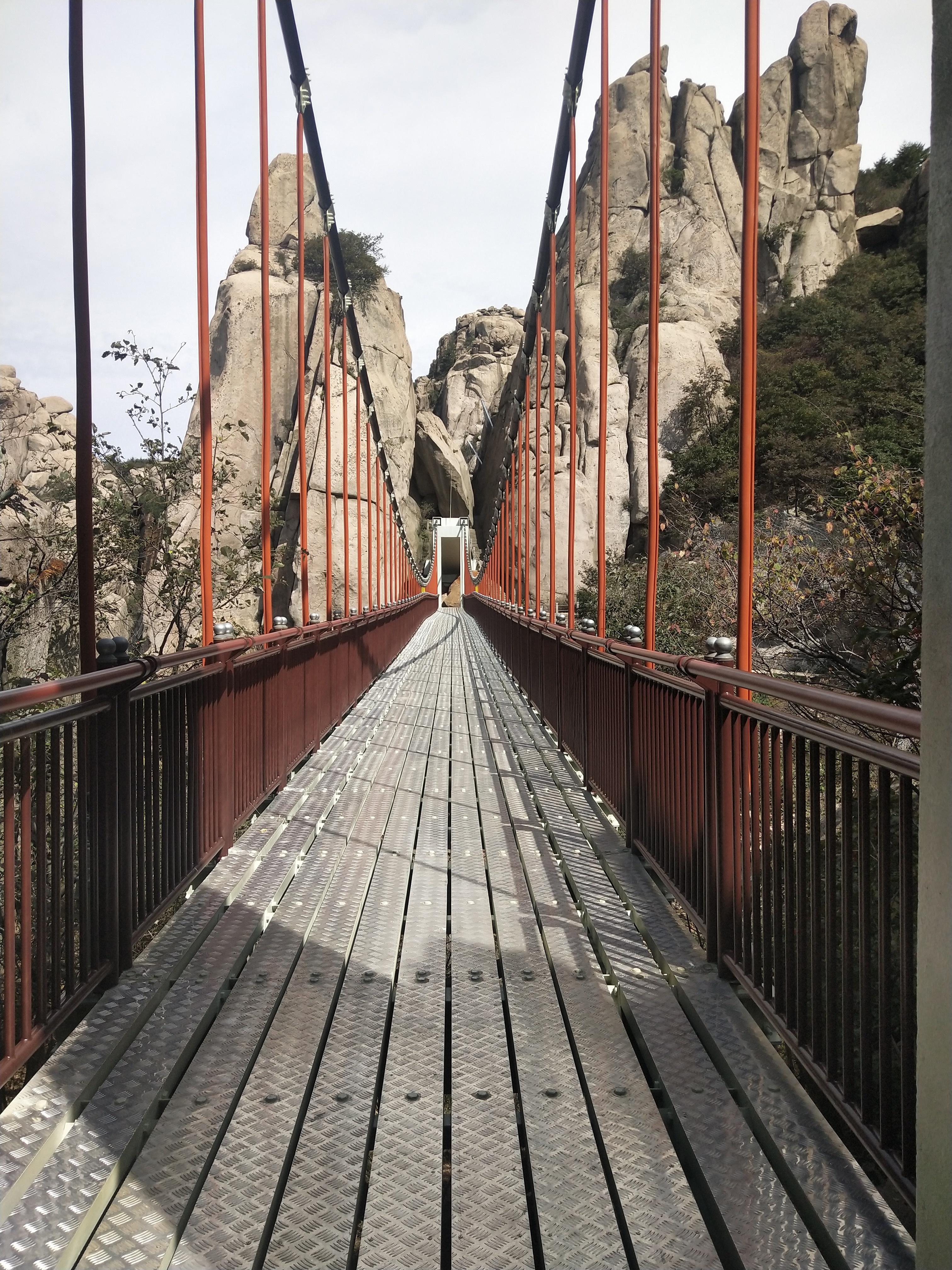 67崂山巨峰海拔千米悬索桥国庆节新颜纳客