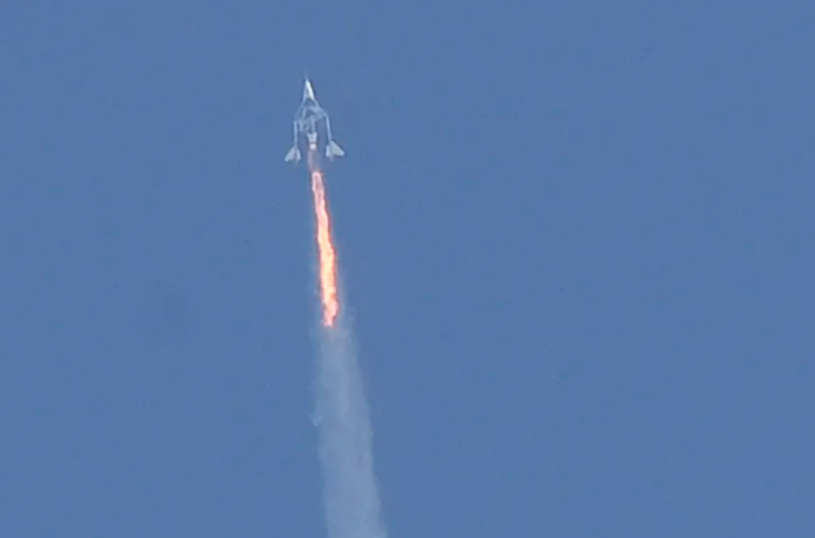 太空船二号升空画面