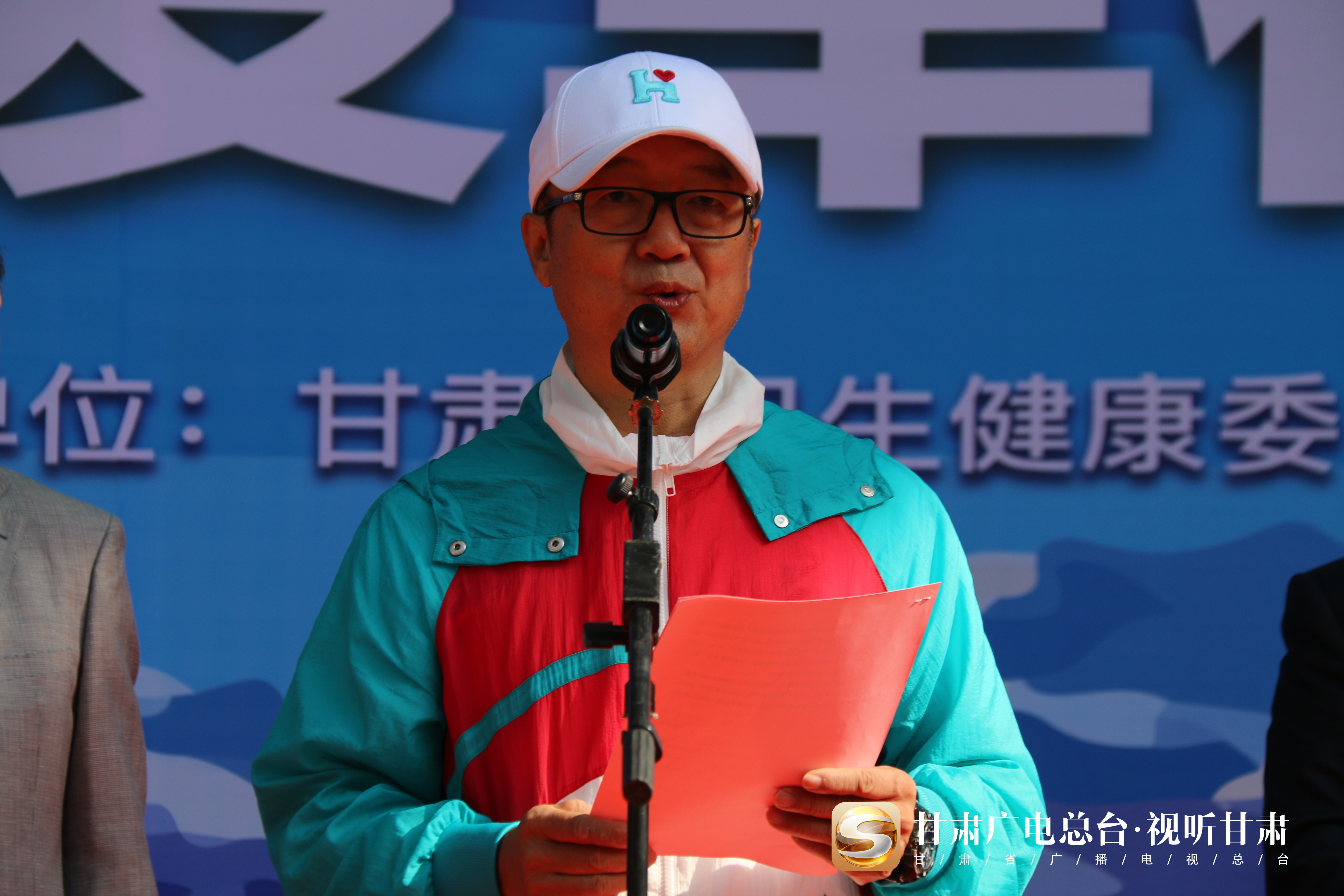 (北京韩红爱心慈善基金会理事长李建)