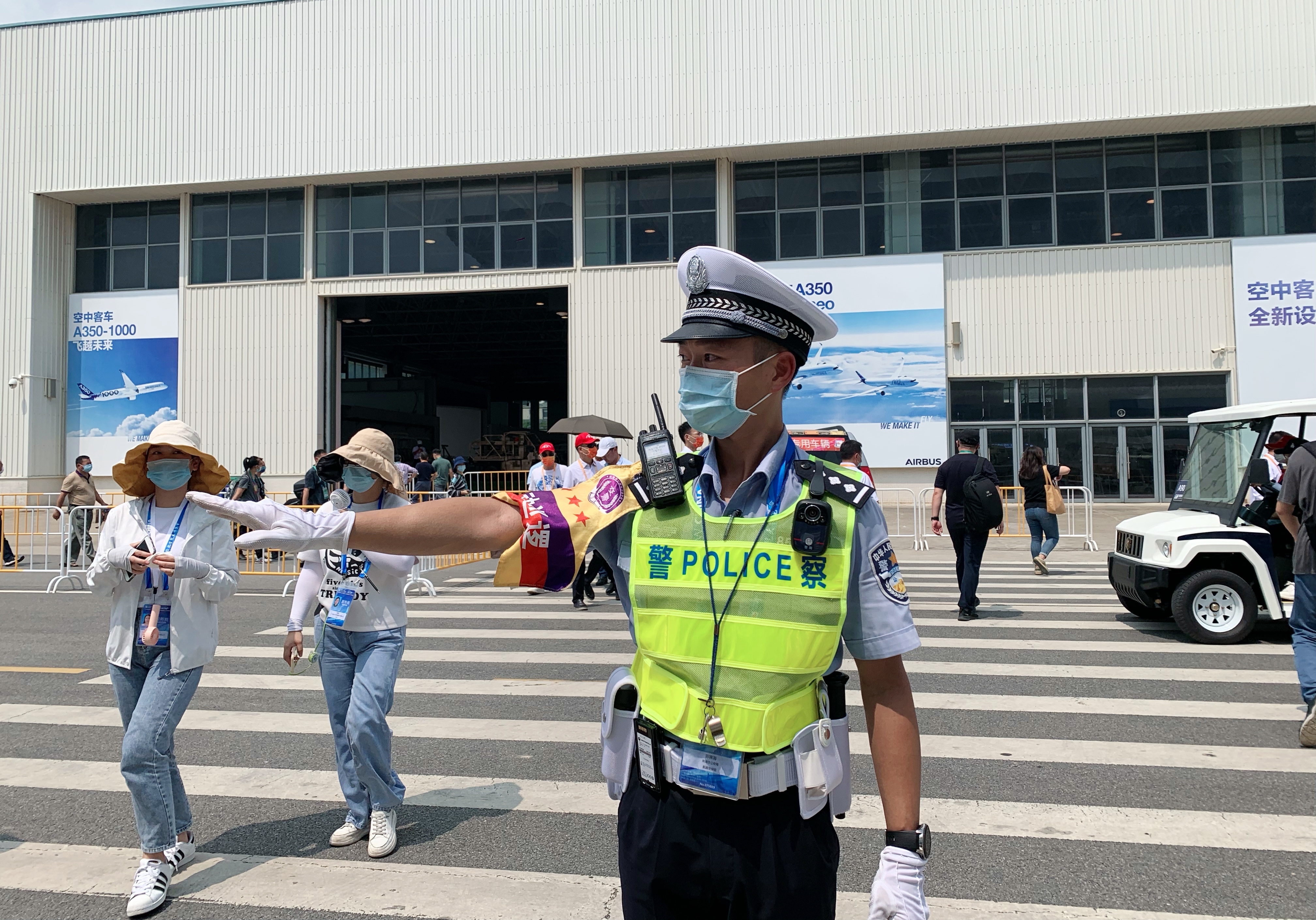 守点连成安全线 这抹警察蓝为航展筑起坚固屏障