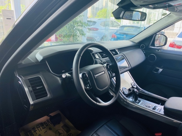 19款揽胜运动 汽油版 港口现车全国上牌