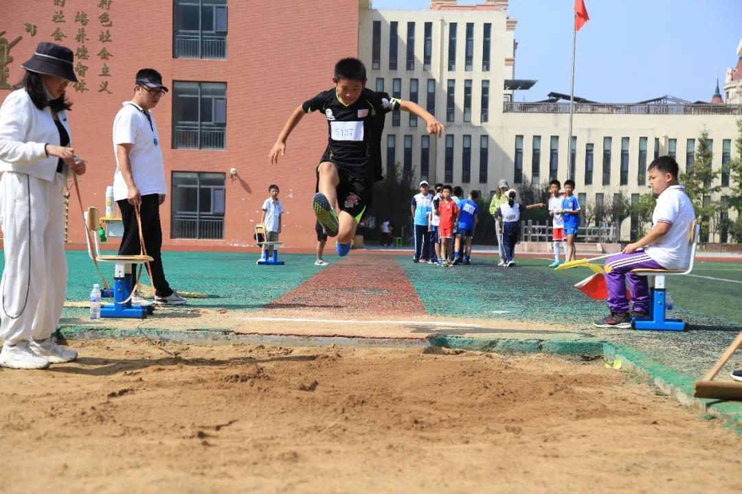 “童心向党迎国庆 跃动赛场展风采”——崂山区第三实验小学举行2021年秋季田径运动会