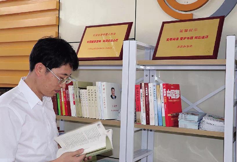 为什么说大学老师待遇高你知道一本大学副教授收入多少吗？2021年