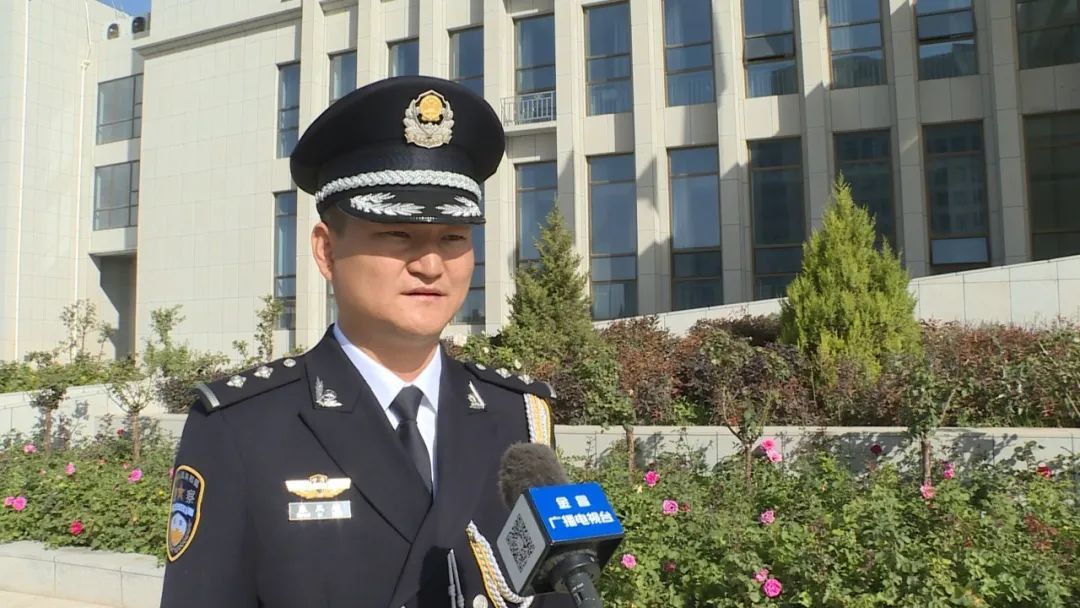 金昌市公安局举行警礼服列装仪式 点燃全警火热斗志