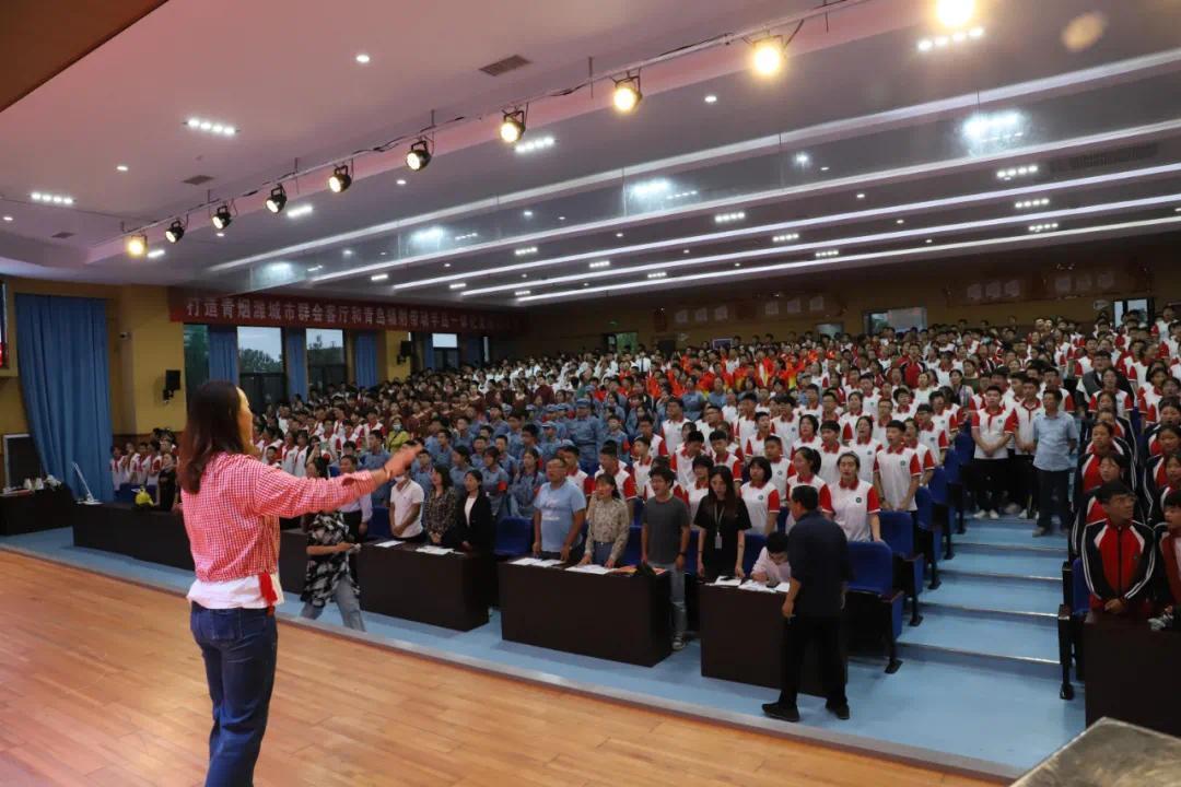 平度市實驗中學舉行慶祝建黨100週年暨國慶節72週年紅歌合唱比賽