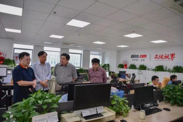 挥墨笔生风 怀素又重生——著名书画家王辉走进文化视界