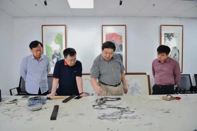 挥墨笔生风 怀素又重生——著名书画家王辉走进文化视界