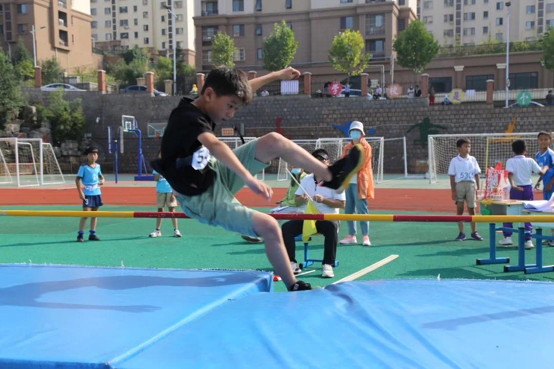 “童心向党迎国庆 跃动赛场展风采”——崂山区第三实验小学举行2021年秋季田径运动会