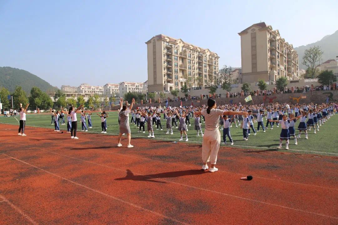 “童心向党迎国庆 跃动赛场展风采”——崂山区第三实验小学举行2021年秋季田径运动会