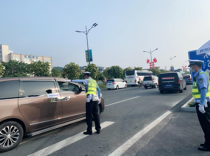 守点连成安全线 这抹警察蓝为航展筑起坚固屏障