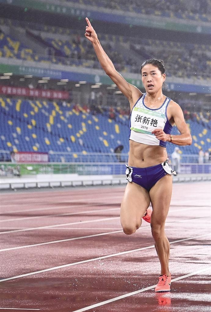 张新艳在比赛中 新华社记者 宋彦桦 摄