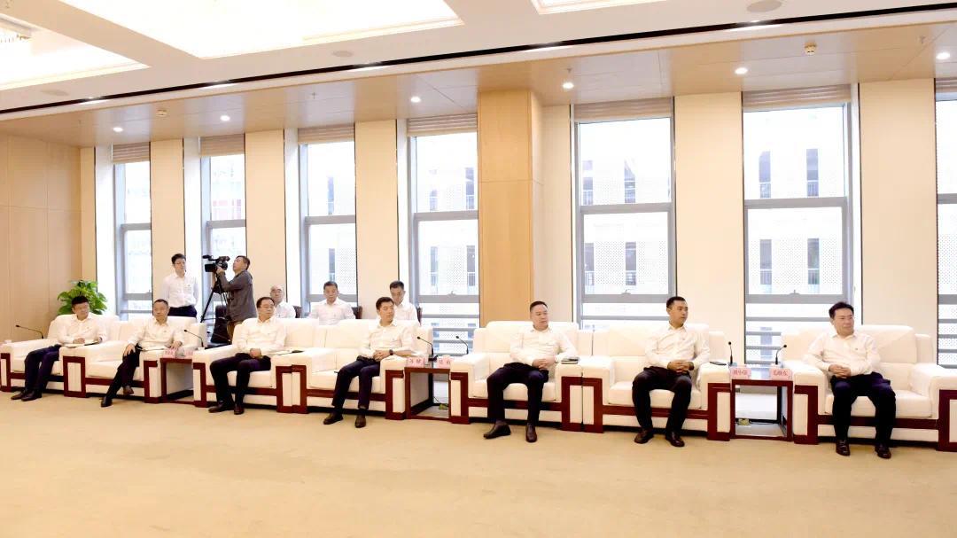 刘小强,股份公司总经理莫勇,西咸新区总规划师陈默,西咸集团党委书记