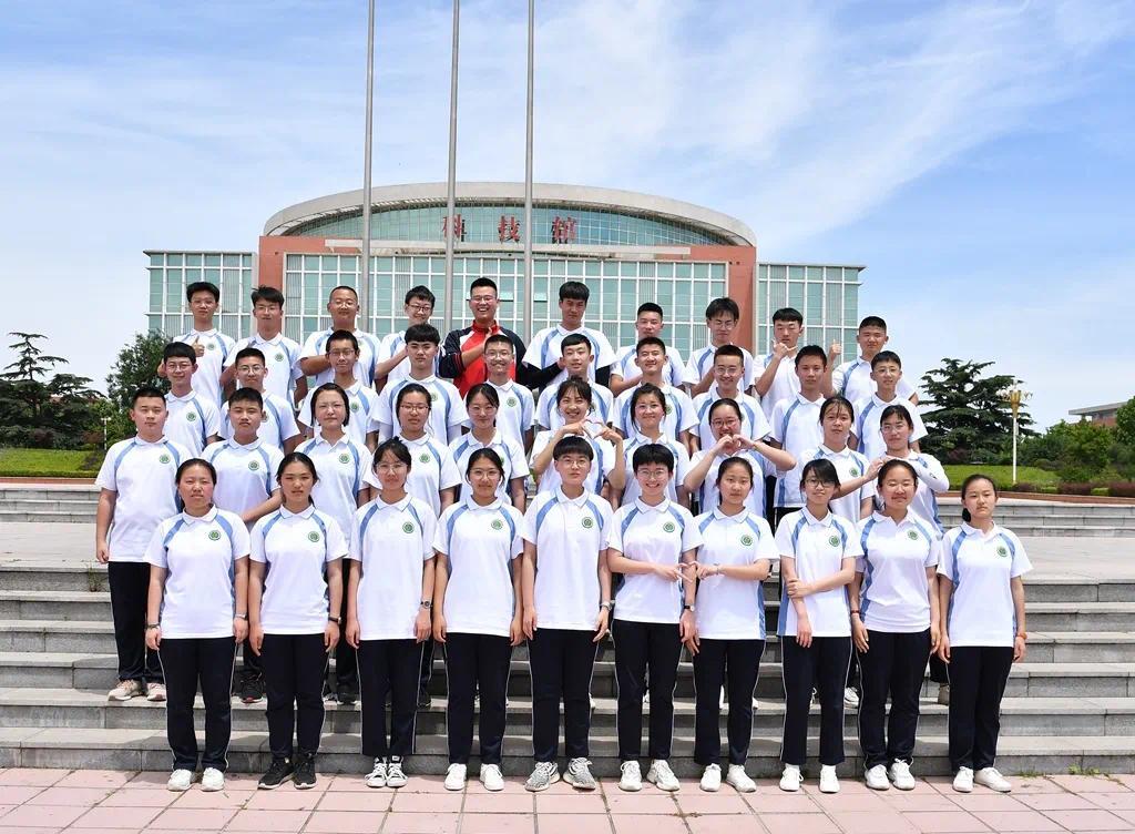 平度九中王希敏丹心化雨育桃李衣带渐宽筑师魂