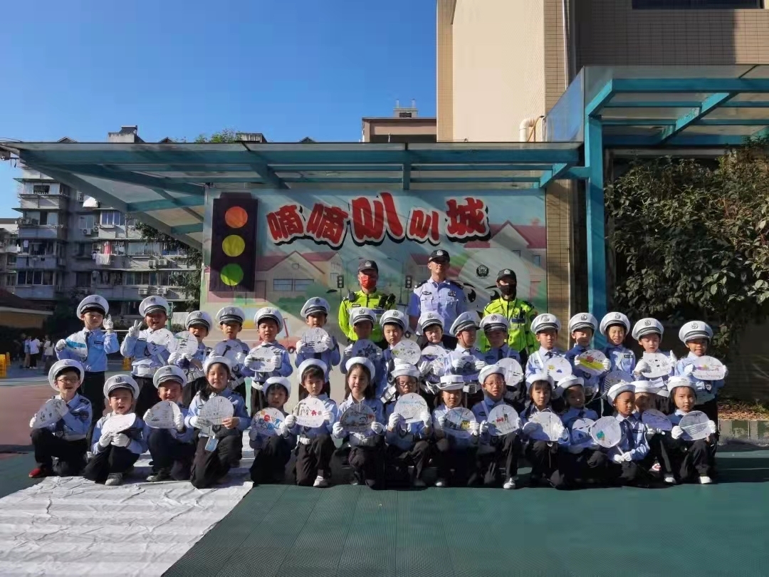 杭州市文龙巷小学的“嘀嘀叭叭城”里来了一群新营员