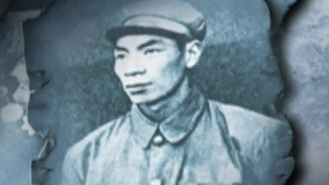 杨根思在多年的战事中屡立战功，1950年被评为全军一级战斗英雄