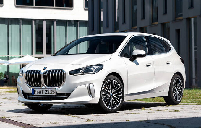 内饰换一体曲面屏宝马全新mpv售价提前公布配7系同款大格栅