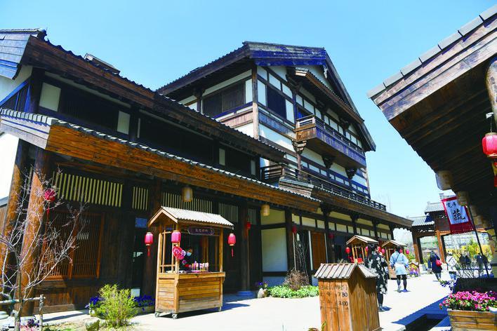 莲花山宽厚里仿古街市里的人间烟火