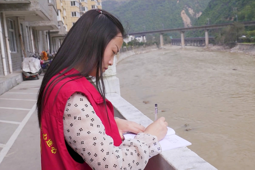 镇安创新“人盯人”+基层社会治理“1844”机制工作纪实