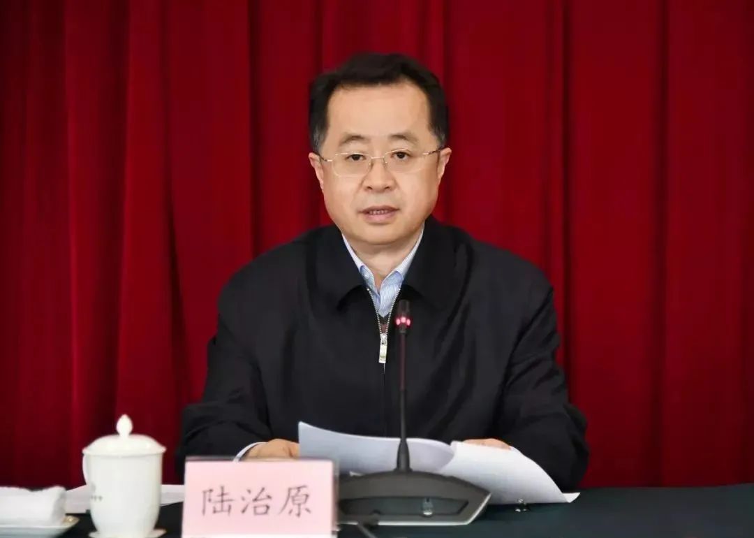 在此之前,陆治原担任辽宁省委常委,组织部部长,曾在陕西任职30年,有着