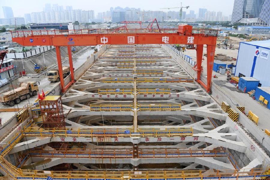 这是位于深圳的穗莞深城际铁路前海站建设现场（10月1日摄）。新华社记者 梁旭 摄