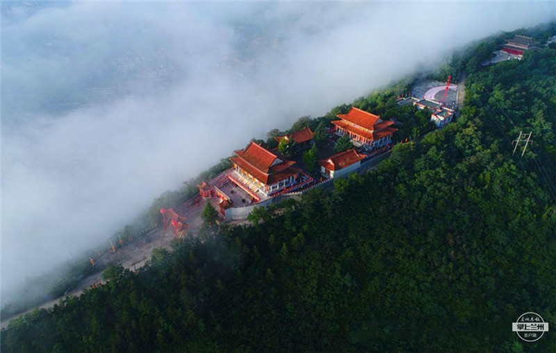 回山上的王母宫建筑群 景区供图