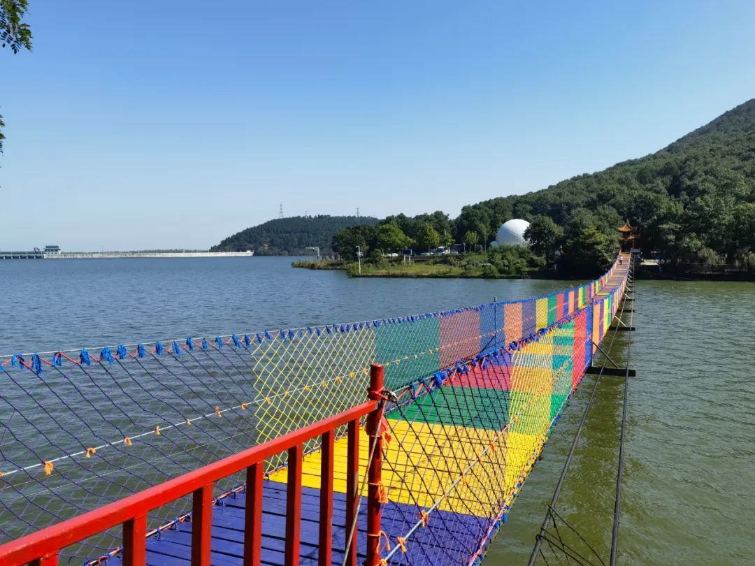 来这个火爆网红打卡地,彩虹吊桥,天空之门……众多特色项目刷爆你的