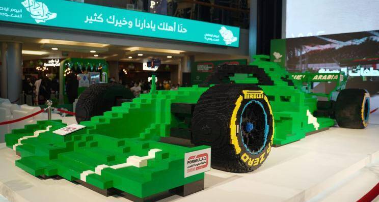 50万块乐高积木拼f1赛车打破吉尼斯纪录