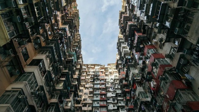香港地产商倡议劏房合法化以解决住房问题 议员：反对！