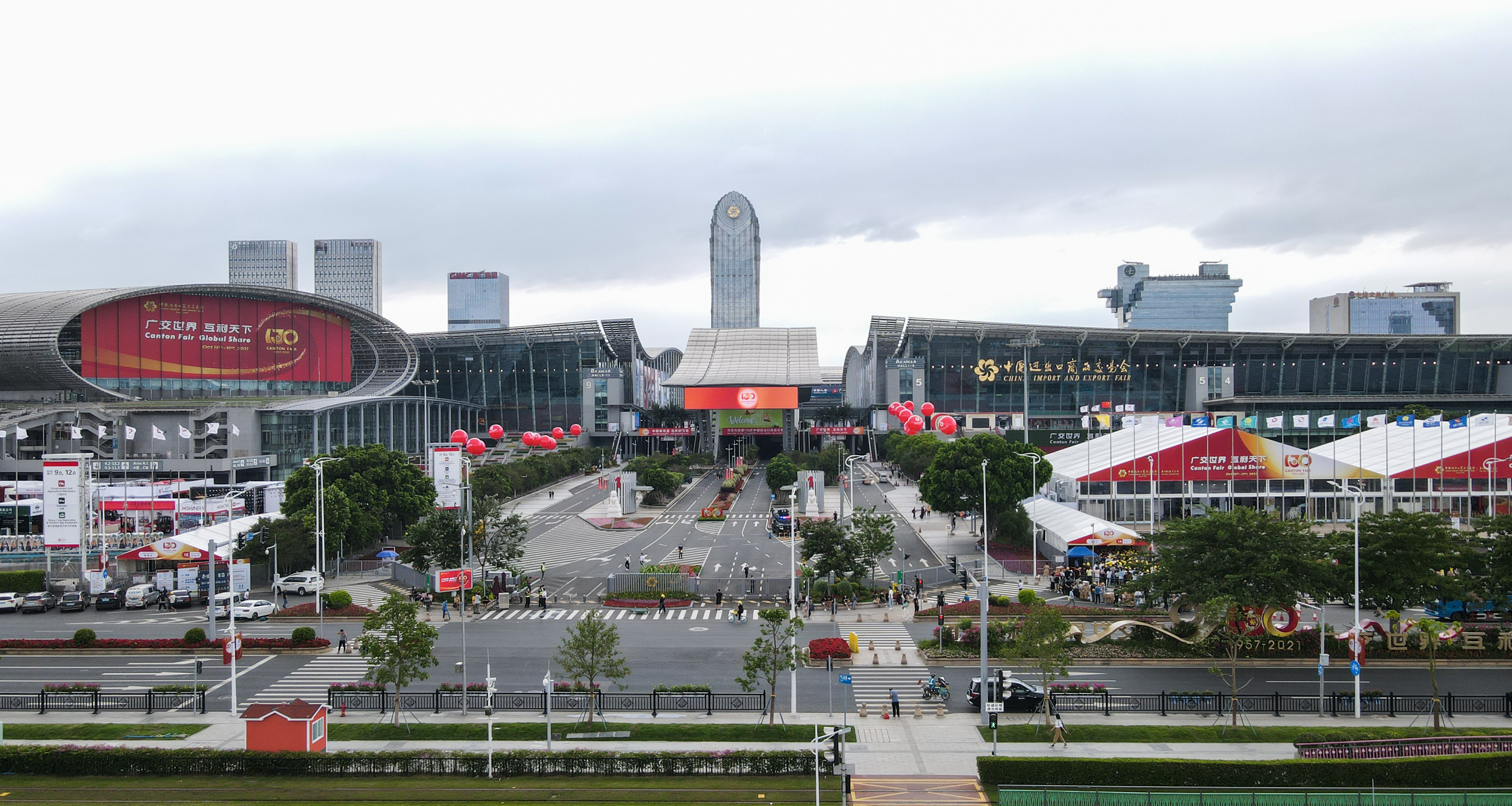 广交会展馆航拍图。信息时报记者 徐敏 摄