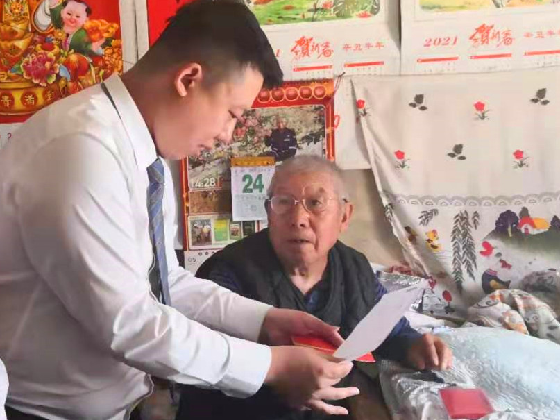 青岛农商银行倾情为老年客户办实事