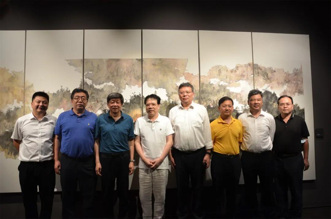 北京六名院士专家 “组团”走进兰溪，参观访问陈军美术馆