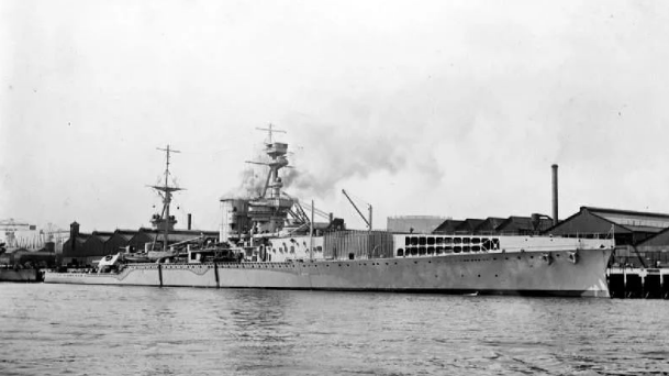 1916年第一次世界大战进入转折点，史上第一艘航母在英国诞生